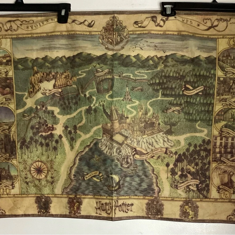NWOT Harry Potter Enchanted Map Tapestry - Green and Brown 36 x 24